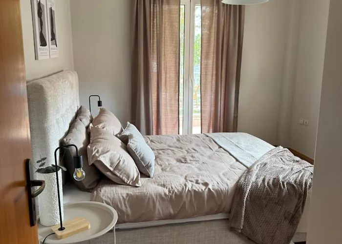 Elathea Arhéa Feneósz