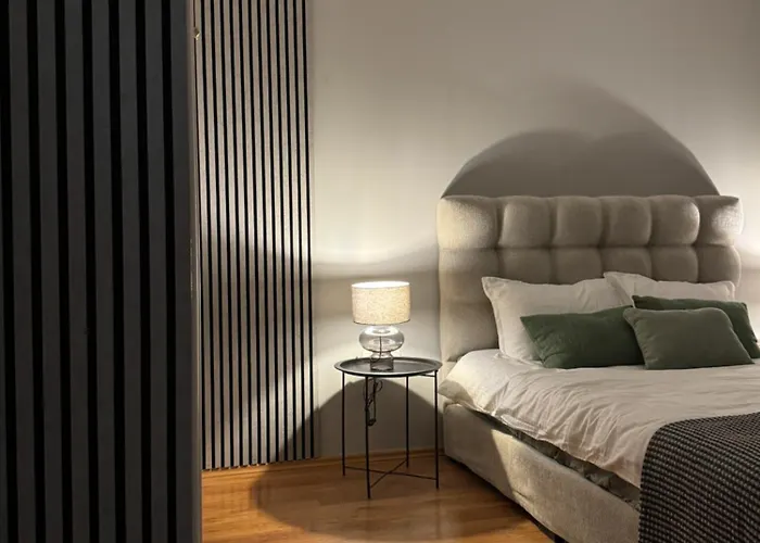 Elathea Arhéa Feneósz